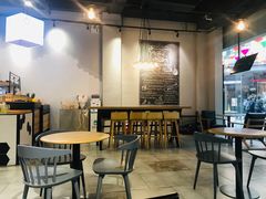 大堂-HELLO 27 意面·沙拉·帕尼尼