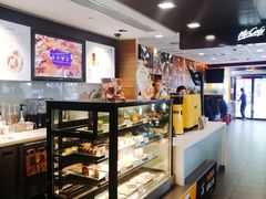 面包甜点陈列柜-麦当劳(四川北路店)
