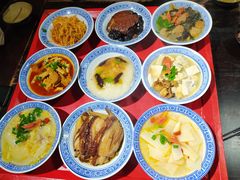 -蓝田九大碗民俗食府(蓝田店)