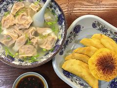牛肉馄炖-老新隆牛肉锅贴(新街口店)