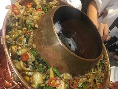 -龙巢盱眙龙虾·牛蛙·烧烤宵夜(八卦岭店)