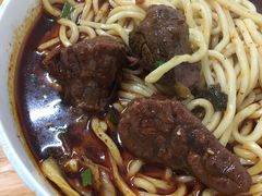 牛肉面三两-十八梯眼镜面(五红路店)
