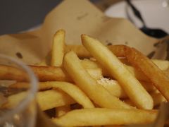 鸡翅配薯条-Maxpoint Kitchen 西餐咖啡(乐峰广场店)