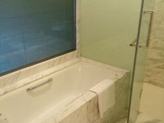 -上海滴水湖皇冠假日酒店