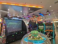 -反斗乐园π·电玩·高空拓展·蹦床(龙华天虹店)