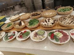 -元一希尔顿酒店·鲜切牛肉火锅禅自助餐厅