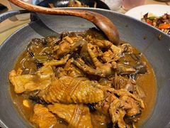 小鸡炖蘑菇-关东小磨东北菜(上海长风大悦城店)