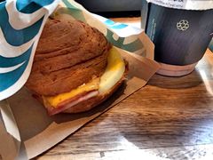 -星巴克臻选(南京金茂览秀城店)