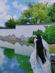 -一揽芳华汉服旗袍体验馆(拙政园店)