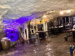 -洞穴餐厅