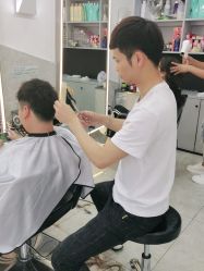 -吉艺心专业美发造型