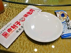 餐具摆设-老码头黑皮肘子锅包肉熏酱水饺(文政街店)