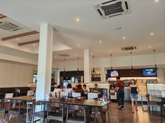 -Chom Cafe and Restaurant