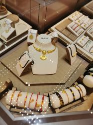 -六福珠寶(巴黎春天五角场店)