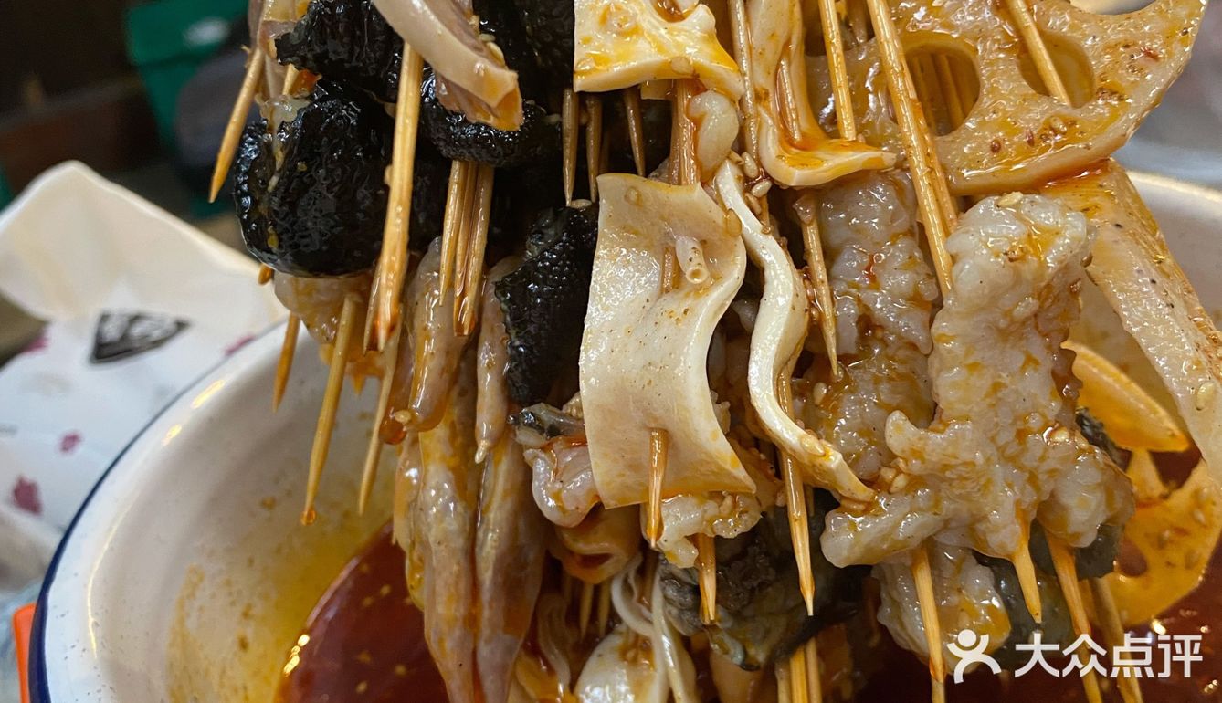 巷子里的美食 | 陆有有乐山红油串串厂