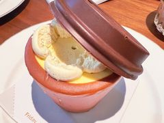 -Fridi Patisserie Cafe