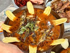 -丹水桥地锅鱼·翘嘴鲌·地方特色全鱼宴(丹江口大坝店)