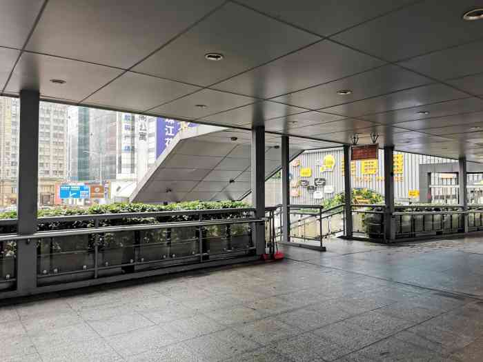 brt快速公交岗顶站