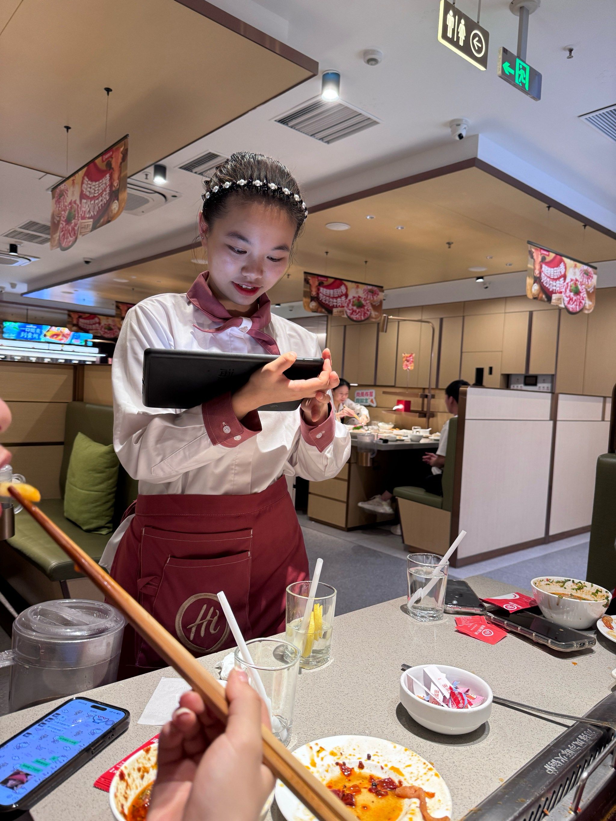 」美女人美心善,还给送了一个饮料,工作