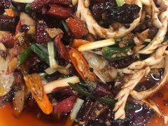 火爆黄喉-江湖黑大兔(杨家坪店)