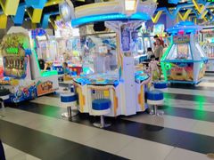 -反斗乐园π·电玩·高空拓展·蹦床(龙华天虹店)