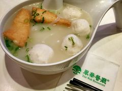 鱼蛋粉-翠华餐厅(山顶道店)