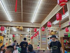 大堂-老姐石板烧烤+铜炭火锅(总店)