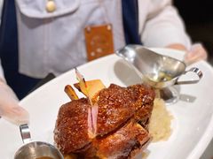 火焰猪肘-1886德国汽车餐厅(外滩十六铺码头店)