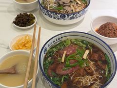 -镇南锅盖面馆(解放路店)