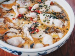 -胡子饮食店