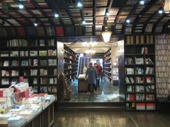 -钟书阁(松江泰晤士小镇店)