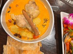 -Chom Cafe and Restaurant