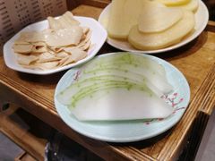 -肖肖酸萝卜鱼火锅(总店)