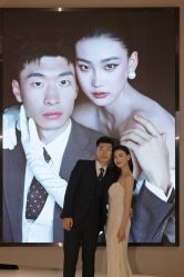 -乐派诗婚纱摄影