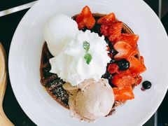 -莓园冰淇淋店