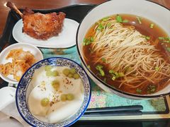-百年老字号·观振兴蟹黄面·三虾面·苏式面(观前街富仁坊巷店)