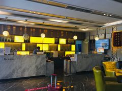 -潮漫酒店(北京通州环球度假区临河里地铁站店)