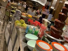 自助取餐区-融信华邑酒店·鲜艳西餐厅
