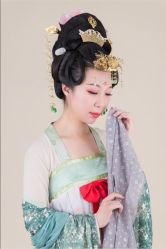 -盘子女人坊古装写真摄影(厦门总店)