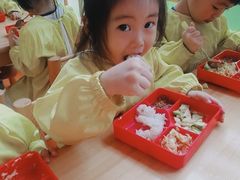 -小门牙好性格托育(北外滩中心)