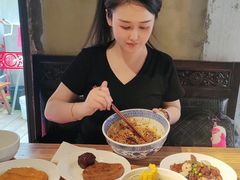 -沪西老弄堂面馆(定西路店)