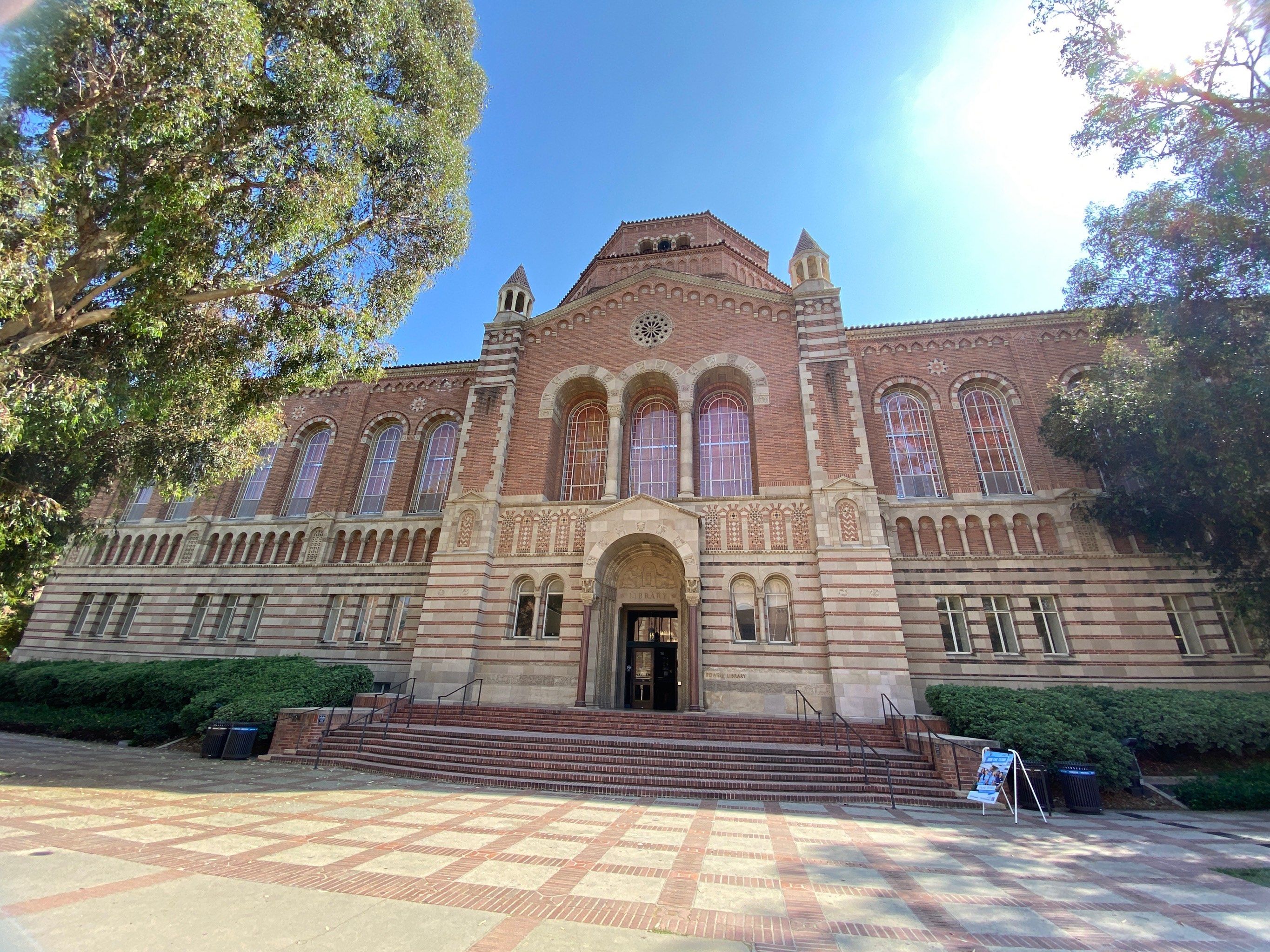 ucla校园图书馆
校园真美