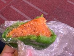 蛋黄肉松青团-沈大成(南京东路店)