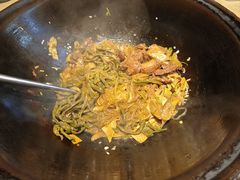 -万里闯关东铁锅炖菜馆(高新旗舰店)