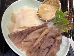 -红鼎豆捞·非遗鲍皇汤火锅(宝丰路店)