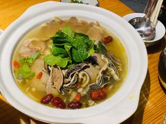 -野山舂·贵州现舂酸汤火锅(鸿通城店)