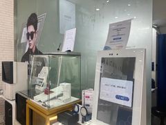 -诺柯视眼镜-蔡司依视路官方工厂店(淞南一店)