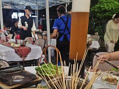 -刘姐啤酒鱼民族演艺餐厅(西街总店)