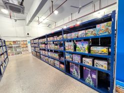 -逝水玩具折扣店