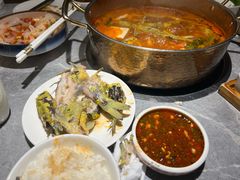 -野山舂·贵州现舂酸汤牛肉(民生路店)